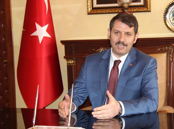 ÇİÇEK YERİNE BURS İSTEDİ