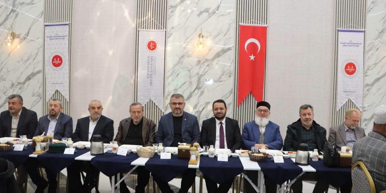 Din görevlileri aynı sofrada buluştu