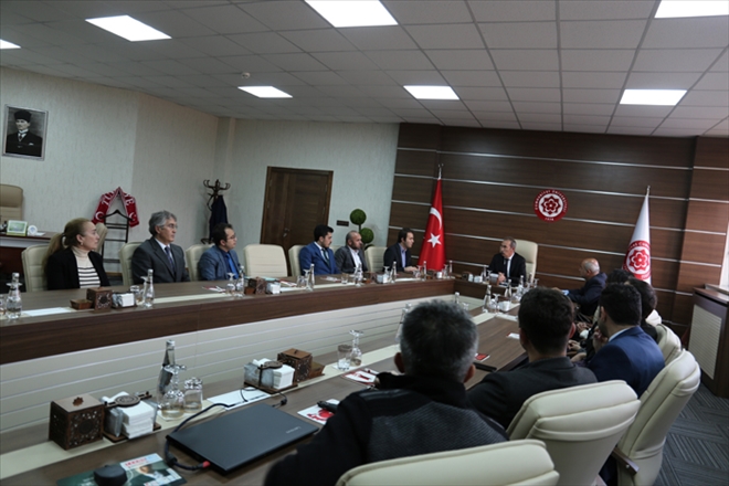 27 AKADEMİSYENE SERTİFİKA