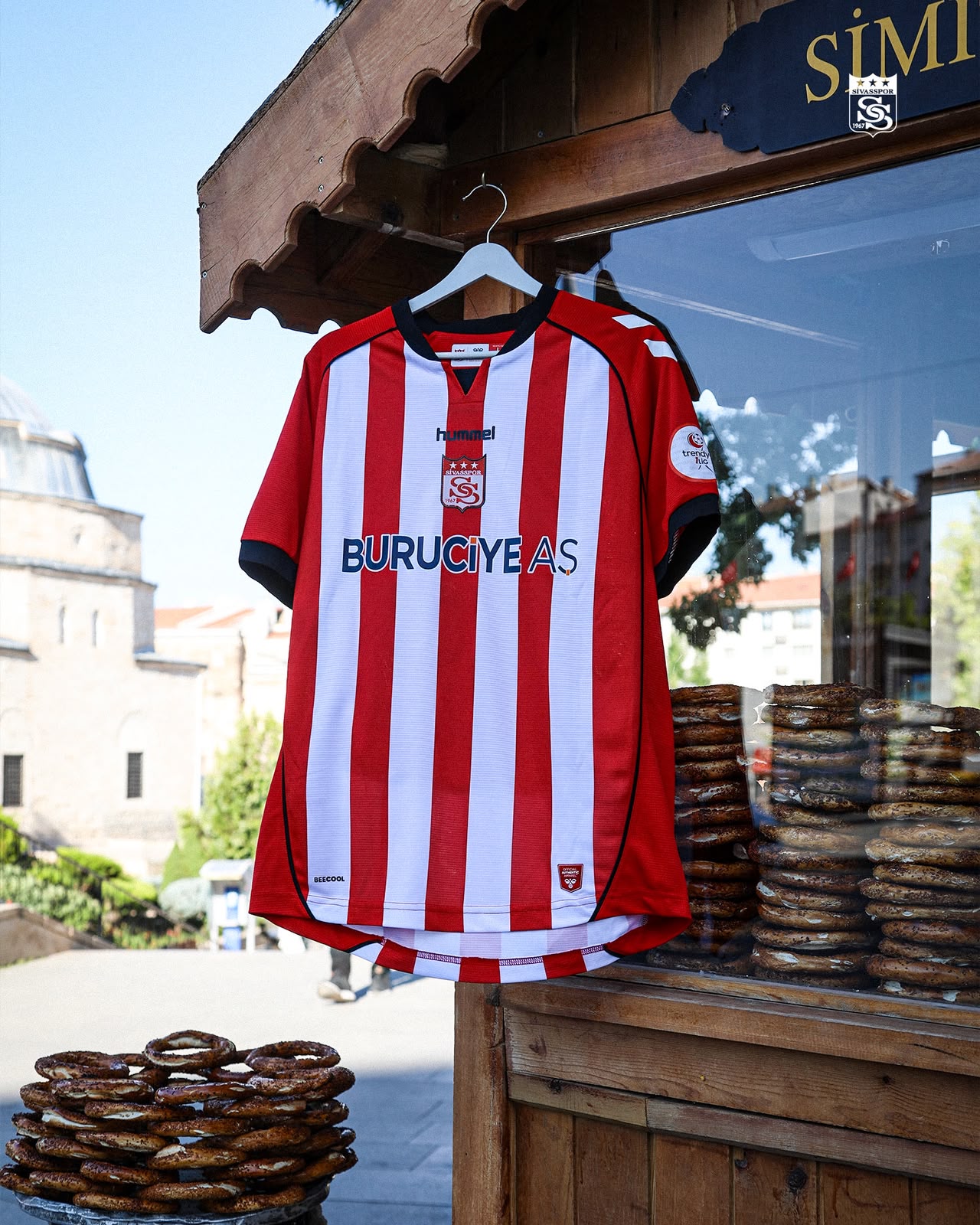 Pendikspor karşısında çubuklu forma tercihi