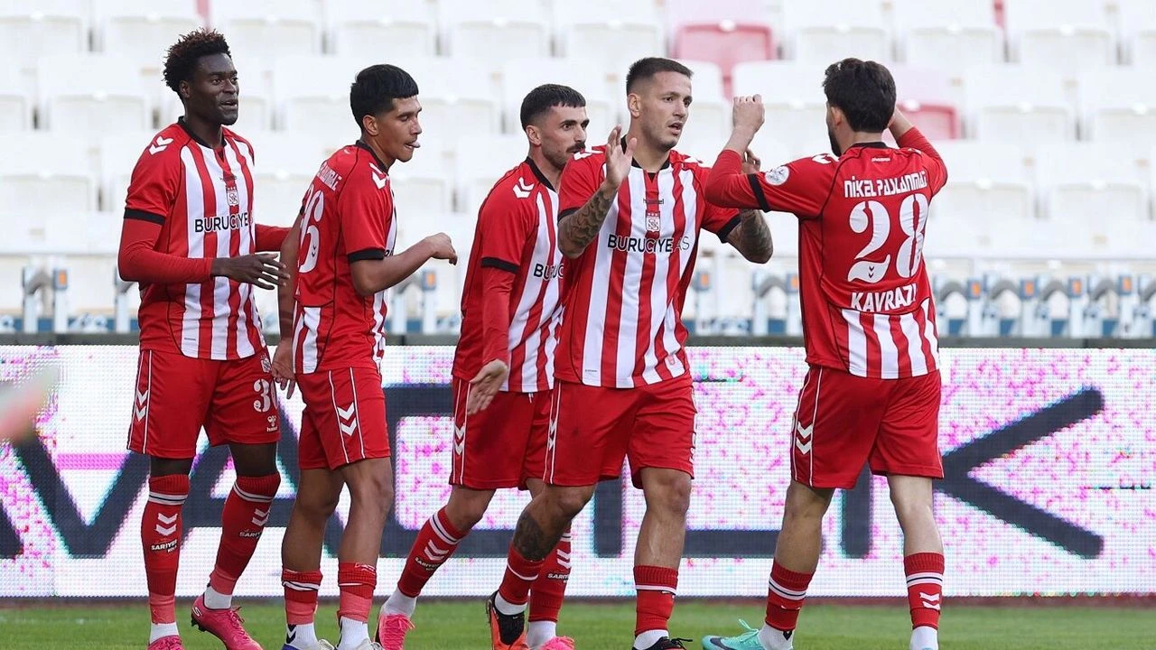 Kırmızı-Beyazlılar Evinde İlk Galibiyetini Aldı!