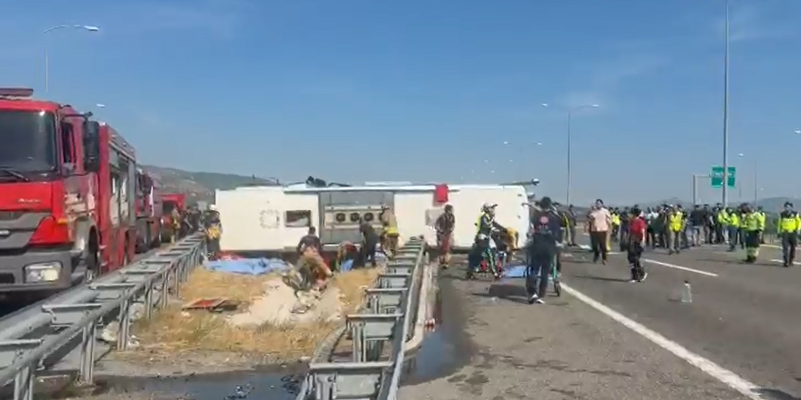 Son dakika: Yolcu otobüsü ile TIR çarpıştı: 11 ölü