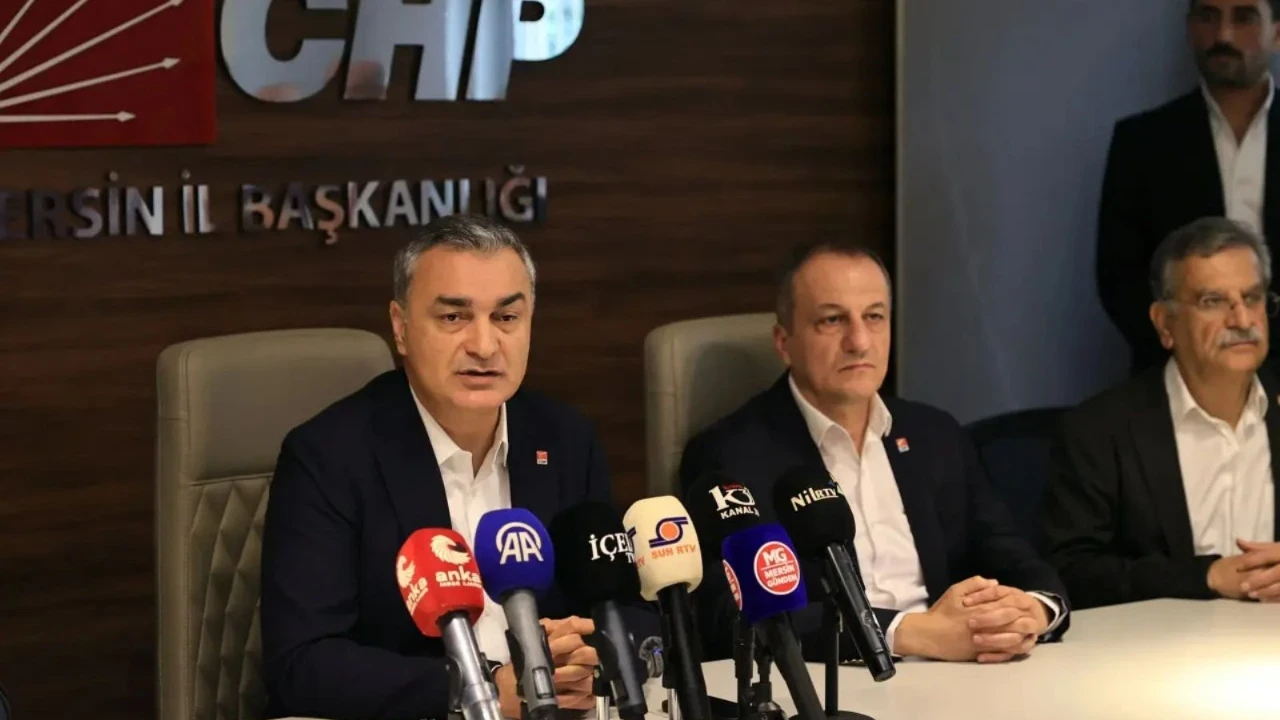 Müslim Sarı’dan Özgür Özel’e Sert Tepki! “İzmir Halkından Özür Dileyin”