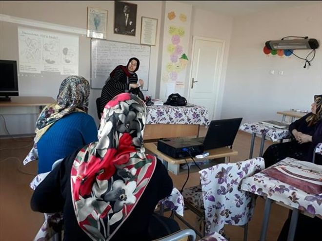 KUR´AN ÖĞRENEN KADINLARA İLK YARDIM EĞİTİMİ VERİLDİ