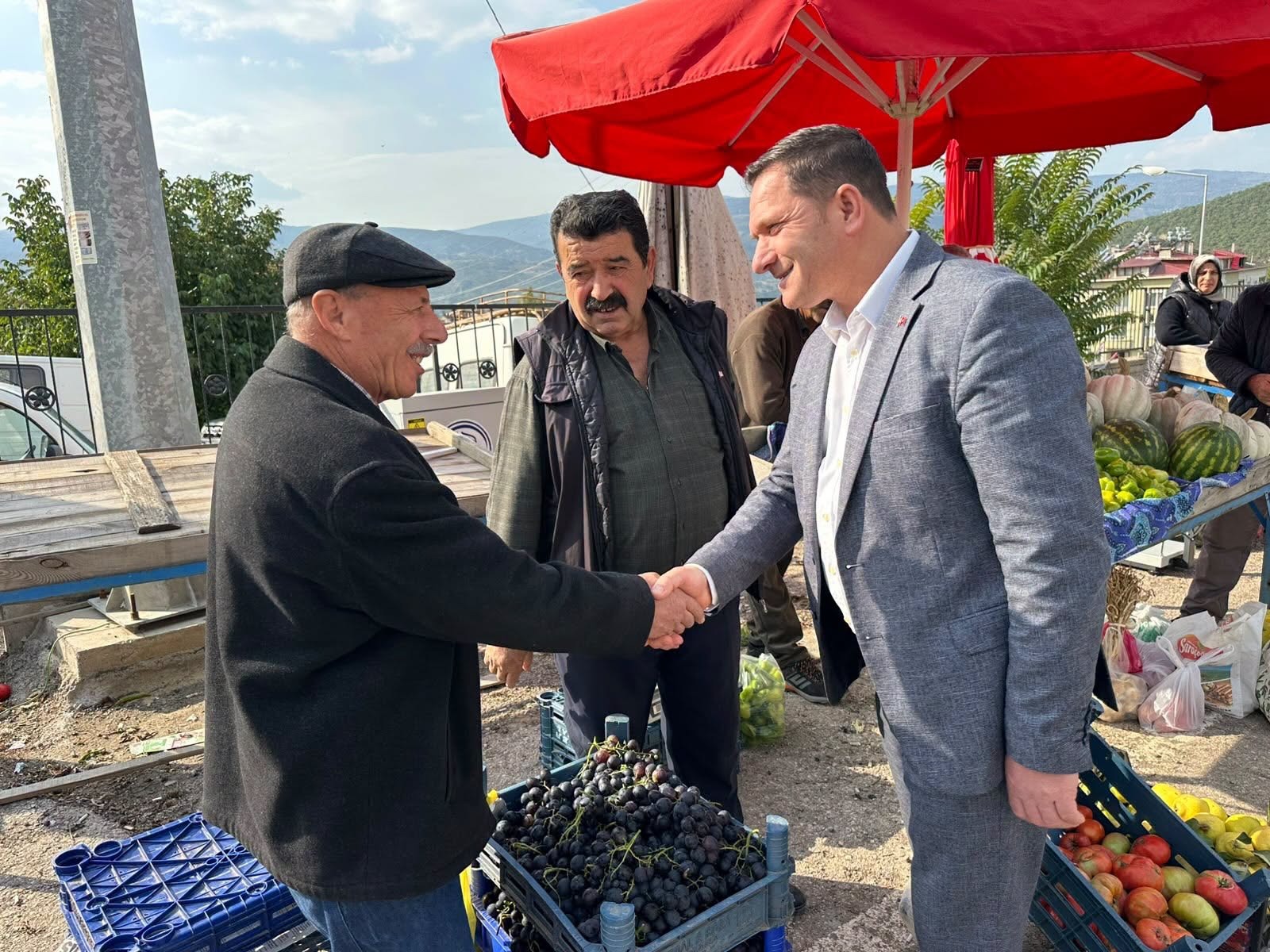 Karakullukcu esnafın talep ve önerilerini dinledi