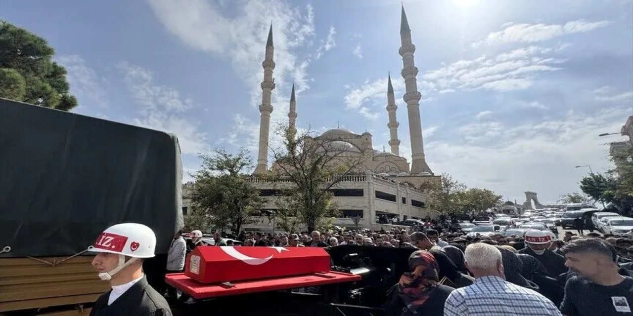 Şehit asker son yolculuğuna uğurlandı