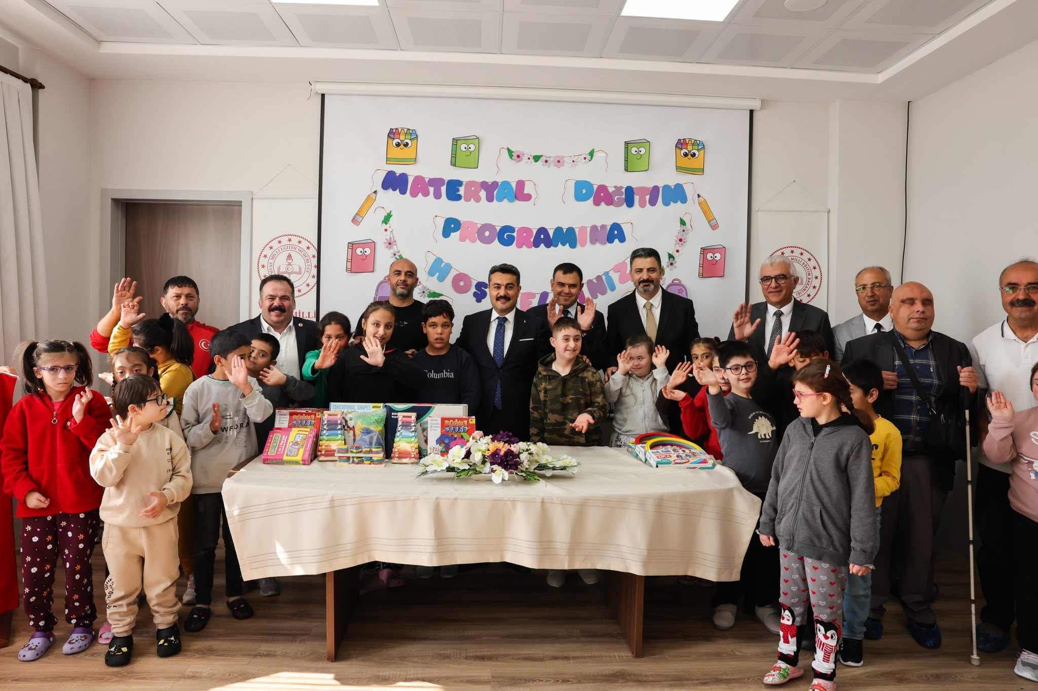 Sivas’ta özel eğitim sınıflarına 339 eğitici oyuncak dağıtıldı
