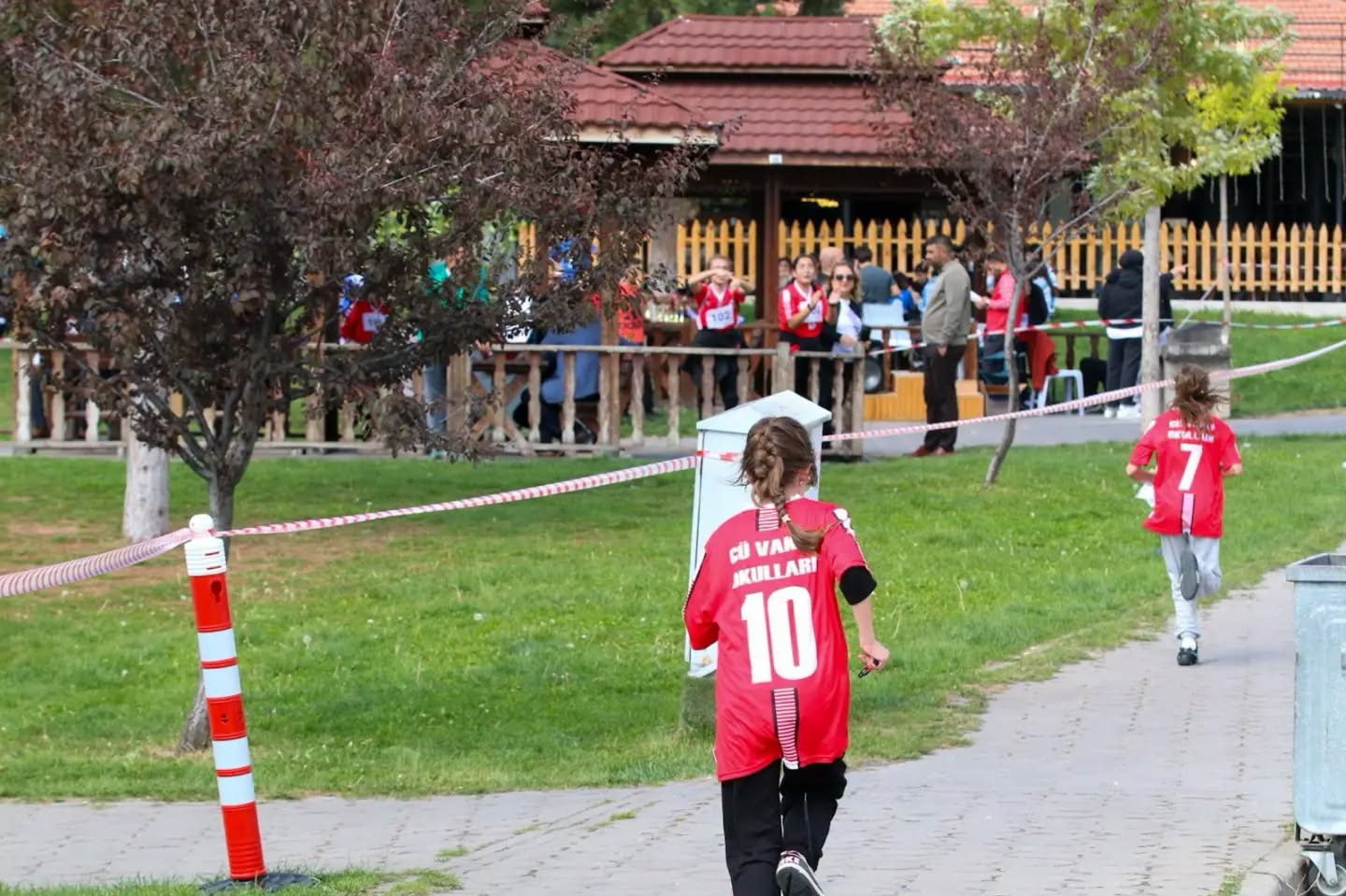 Sivas’ta gençlerin oryantiring heyecanı