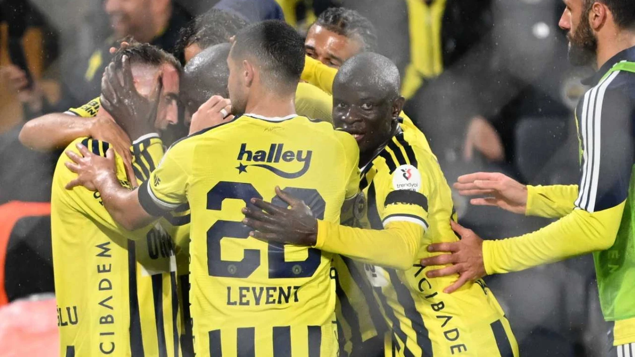 Fenerbahçe Alanyaspor'u 3 Golle Geçti! Derbi Öncesi Kritik Galibiyet!