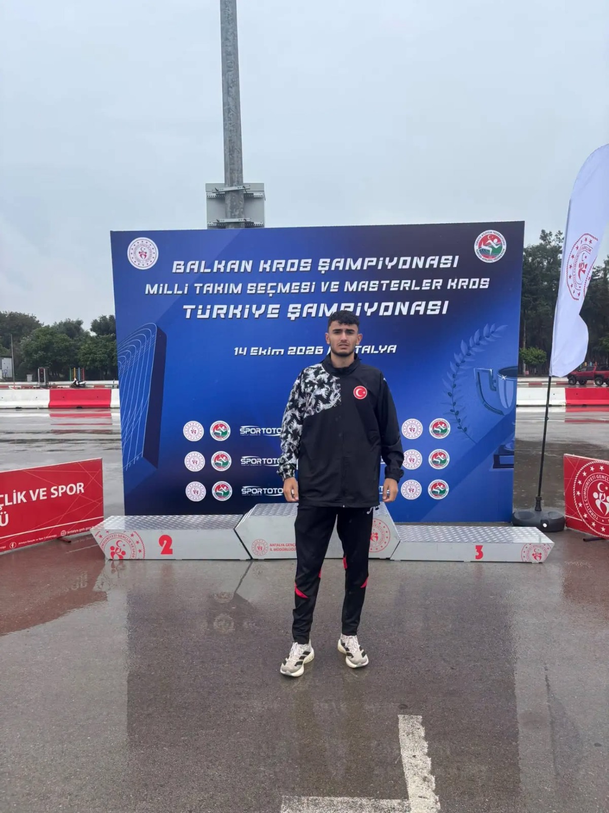 Sivaslı genç atlet Antalya’da zirveye çıktı