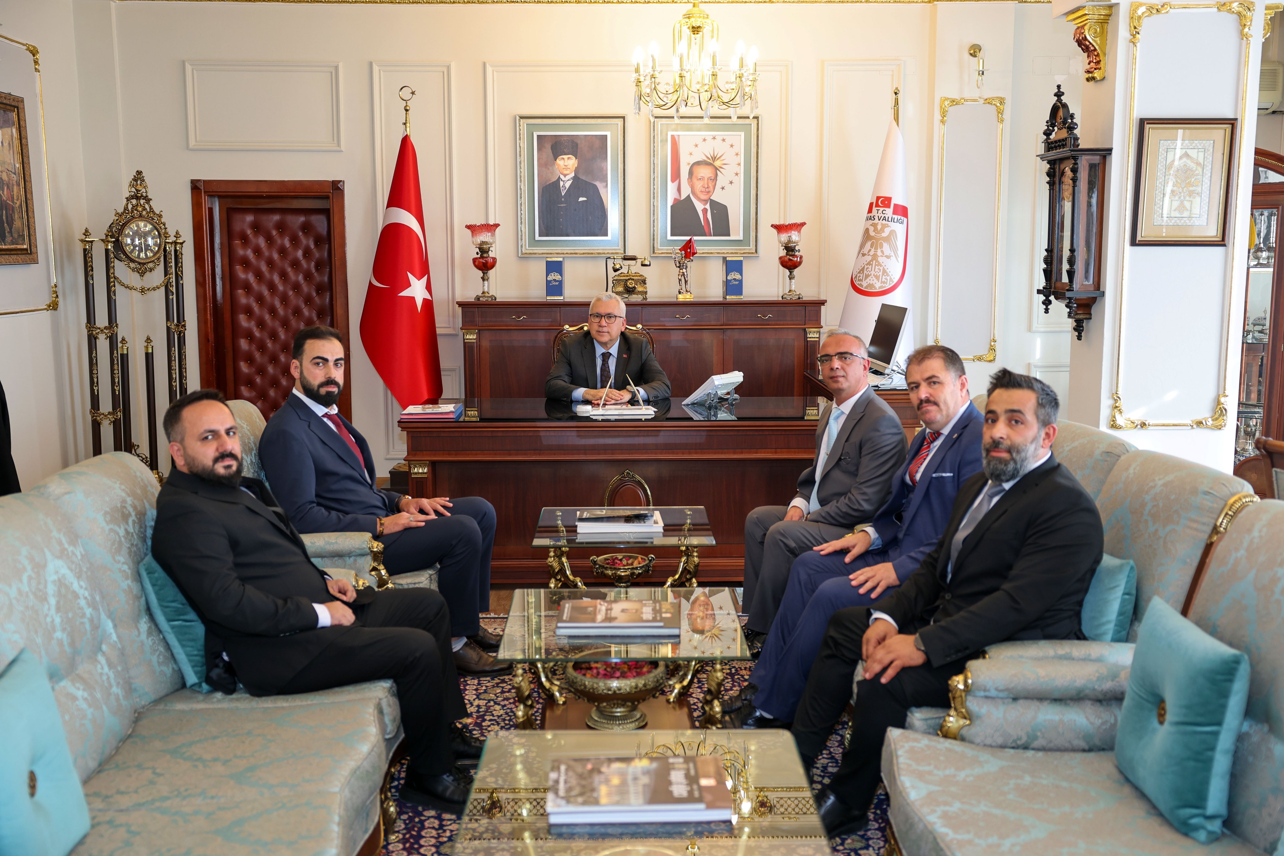 Vali Şimşek’e ziyaretler sürüyor