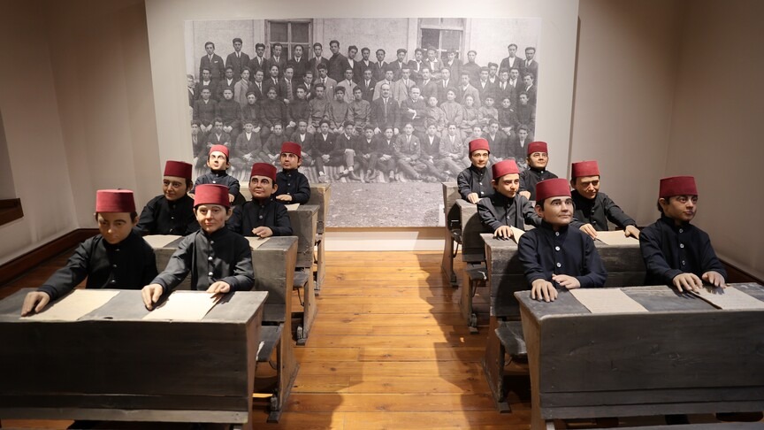 Sivas Lisesi 139 yıldır tarihe tanıklık ediyor