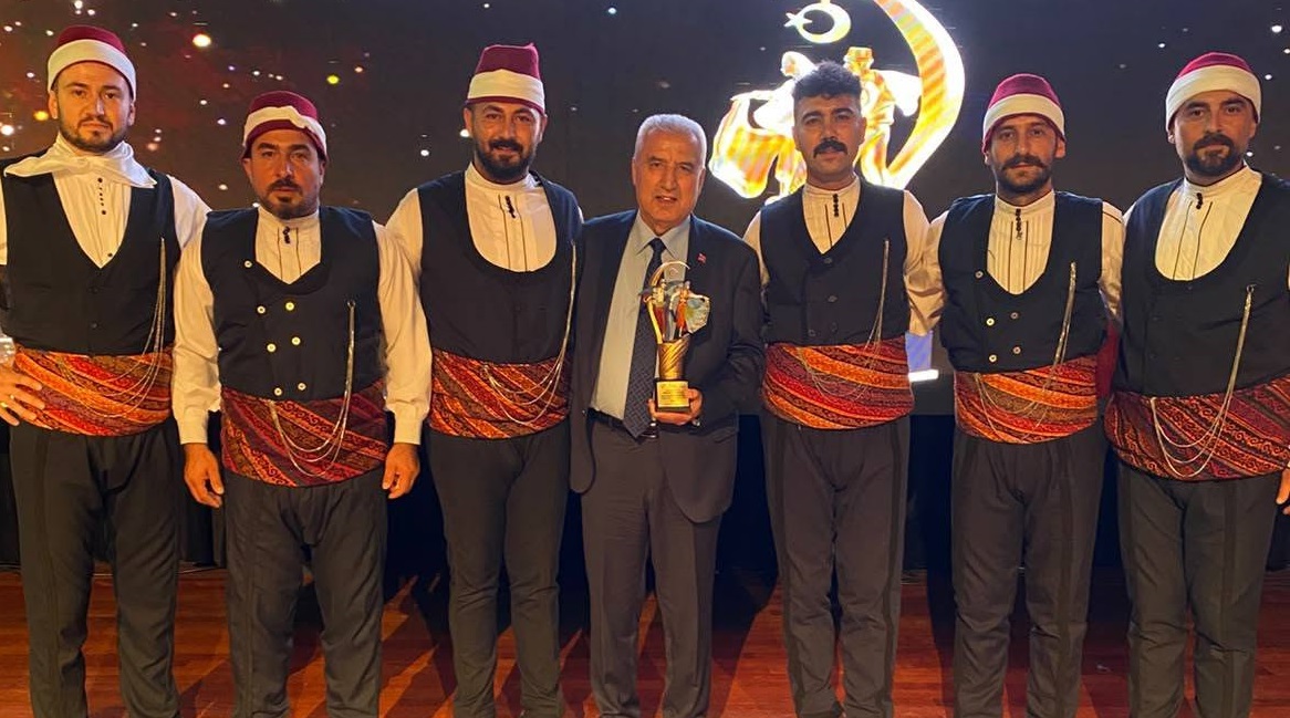 Ziya Soybayraktar’a yaşam boyu hizmet ödülü