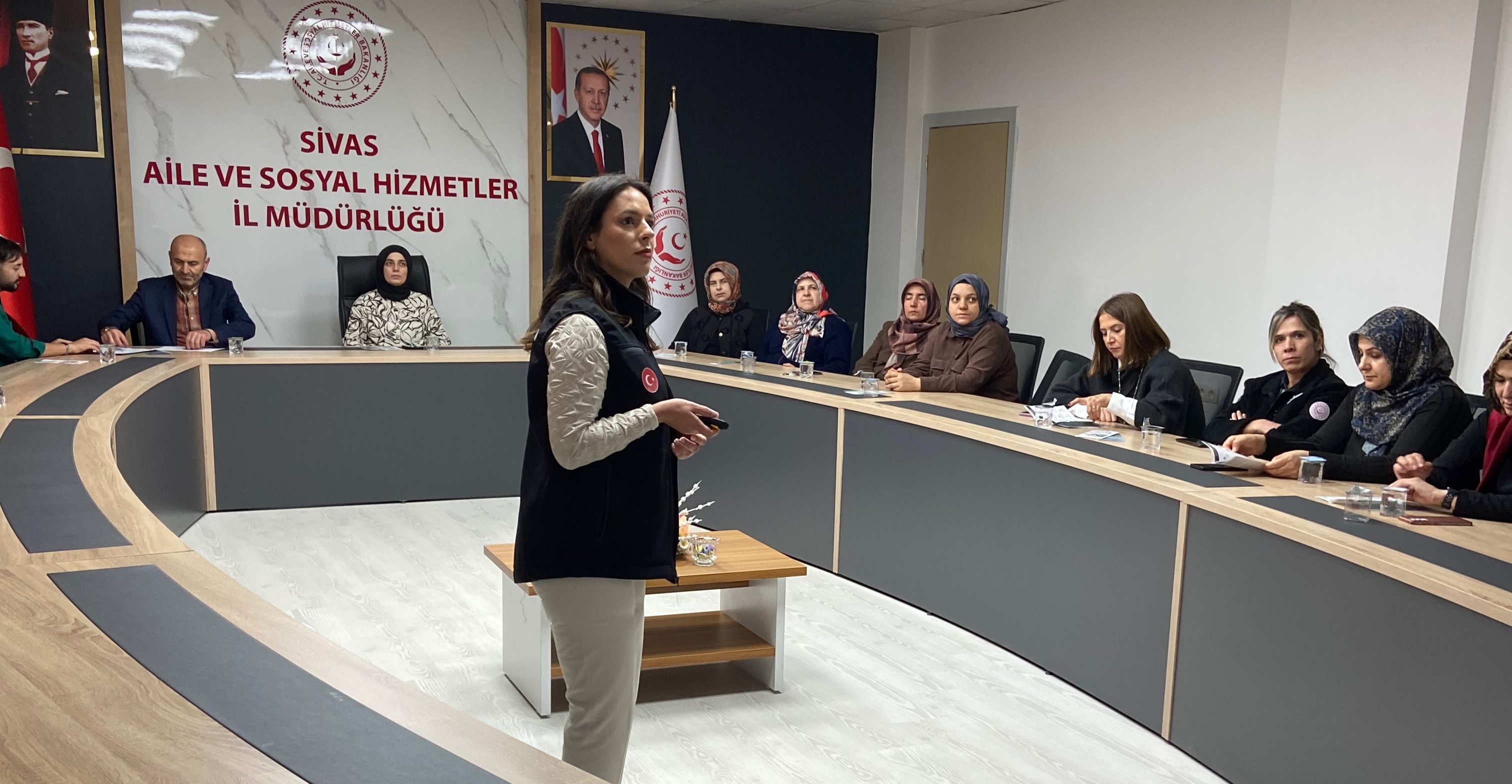 Sivas’ta şiddetle mücadele personeline afet ve acil durum eğitimi
