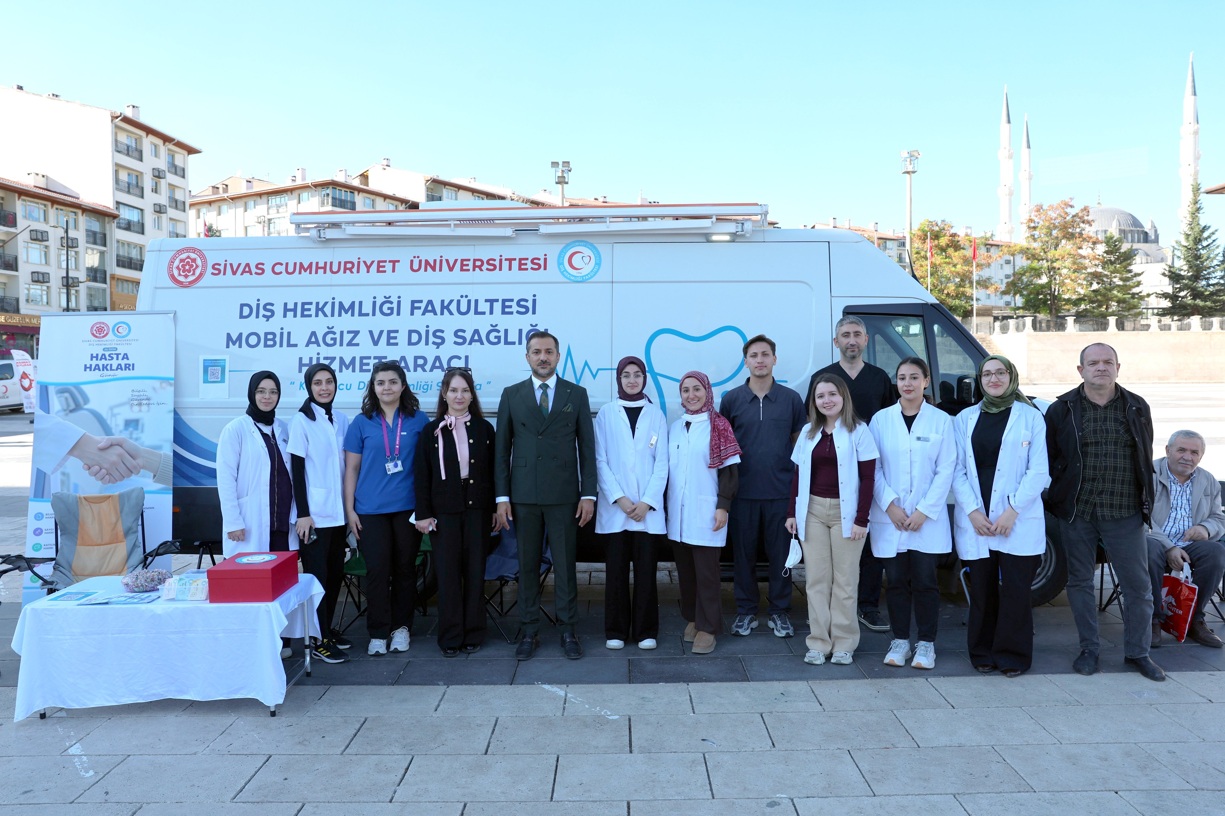 Sivas’ta Hasta Hakları Günü’nde ücretsiz diş taraması yapıldı