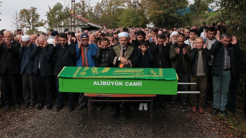 Zonguldak’taki maden faciasında ölen 3 işçi toprağa verildi