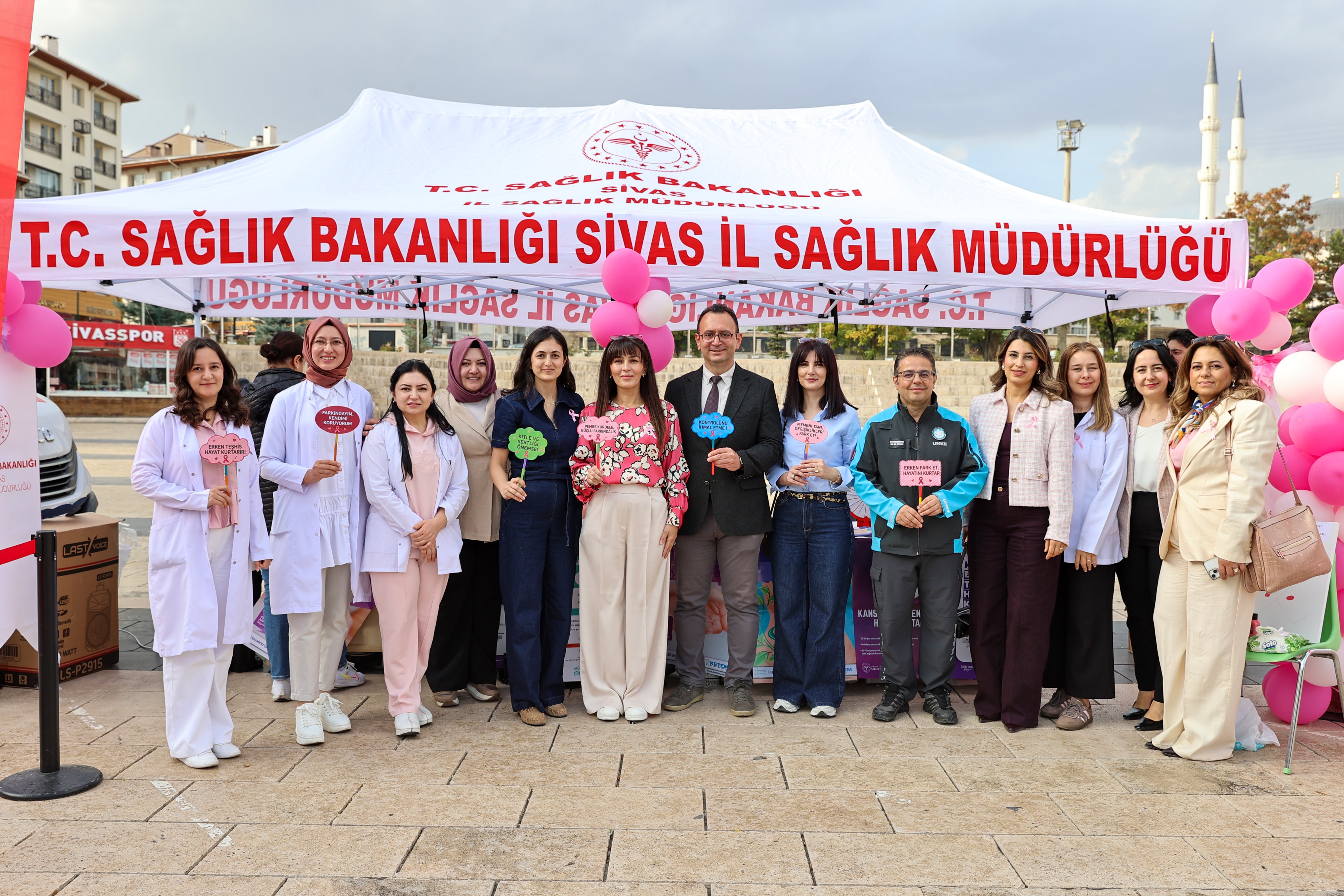 Sivas’ta mobil araçla ücretsiz kanser taraması yapıldı