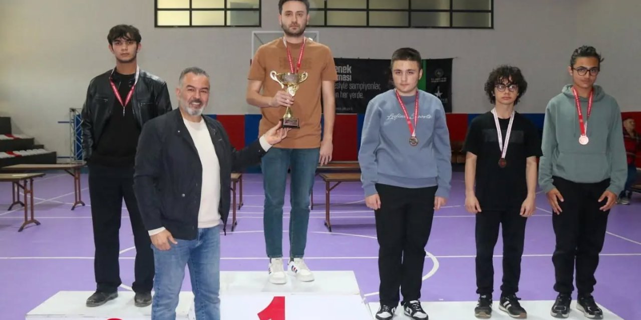 Sivas’ta Cumhuriyet Kupası satranç turnuvası düzenlendi