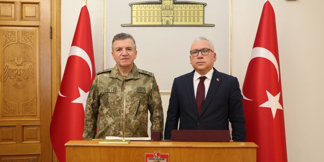 Komutanlardan Vali Şimşek’e ziyaret