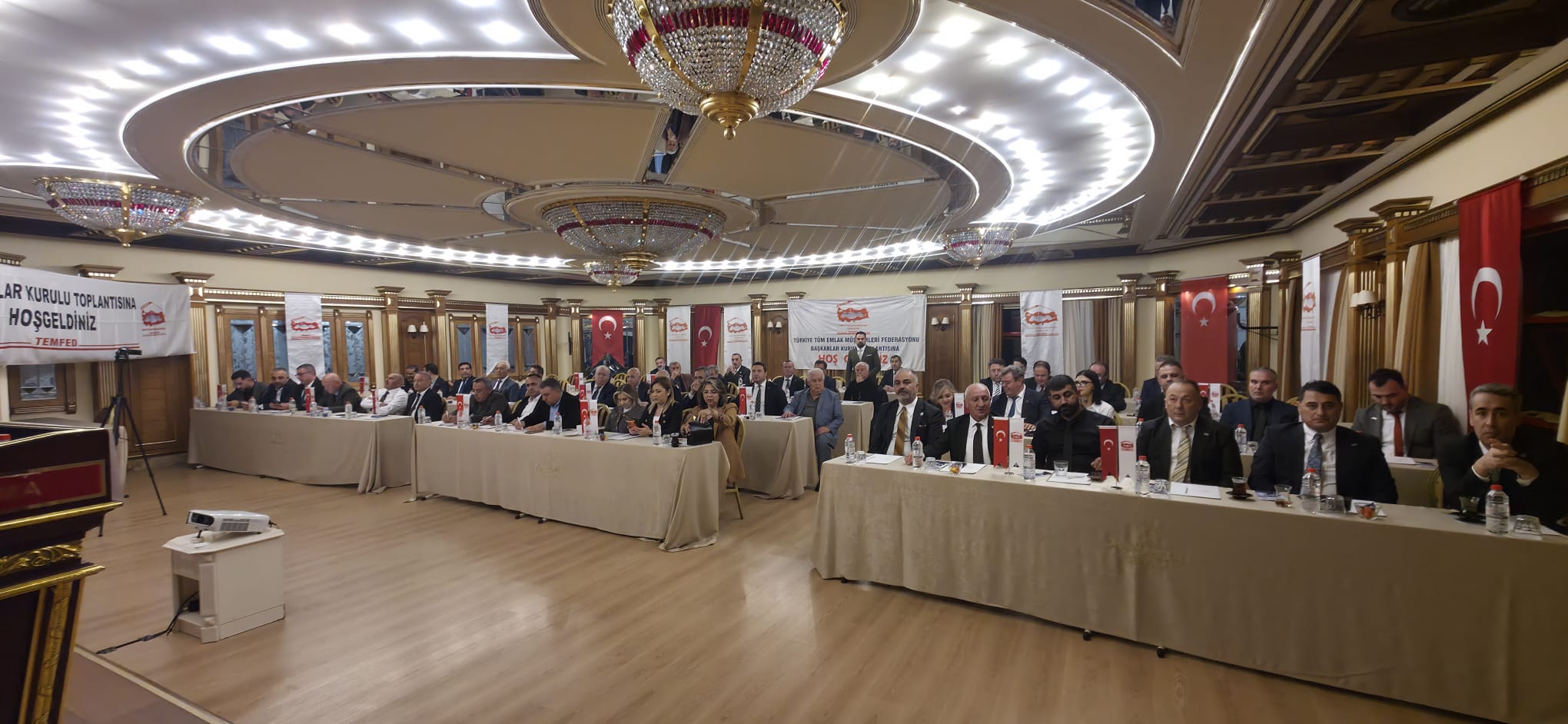 Emlakçıların sorunları Antalya’da konuşuldu