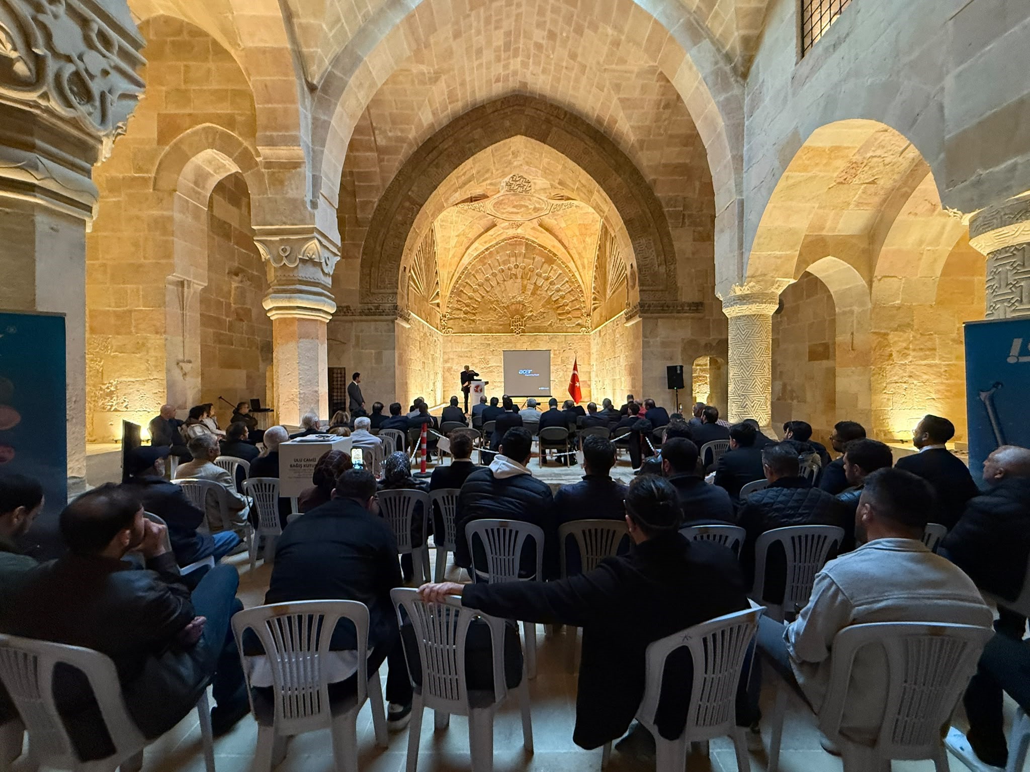 Sekiz asırlık şifahanede bilim buluşması
