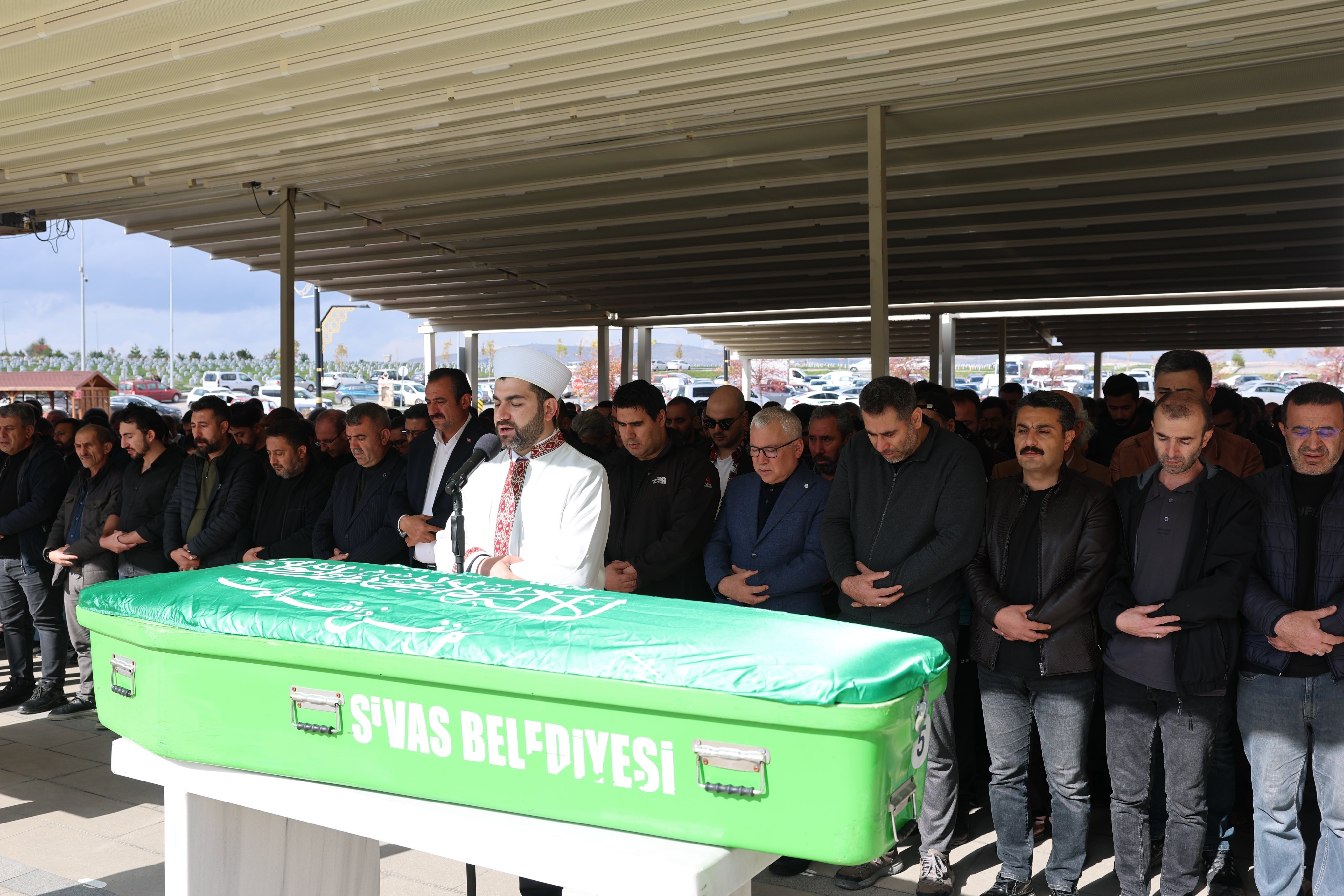 Sivas basınının acı kaybı Ersan Arslan son yolculuğuna uğurlandı