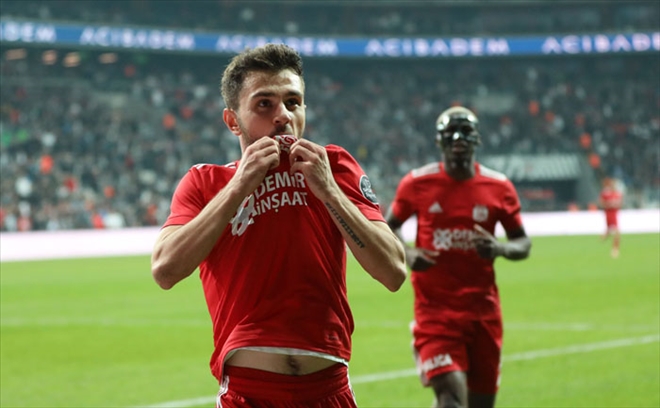 KILINÇ 3. GOLÜNÜ BEŞİKTAŞ´A ATTI