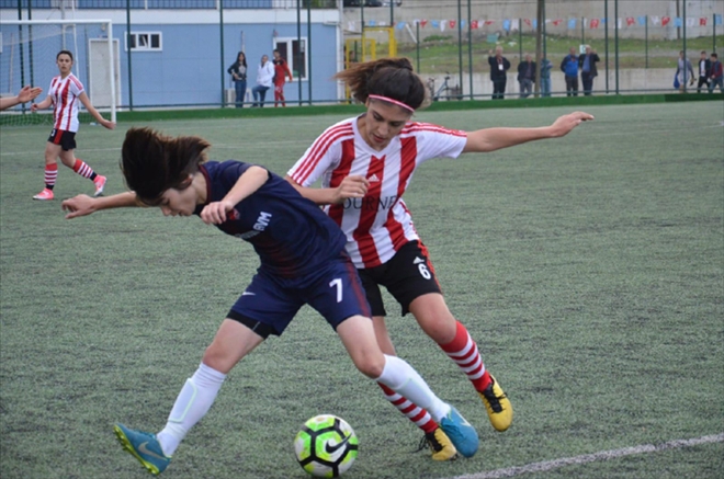 BAYAN KRAMPONLARDA HEDEF GALİBİYET