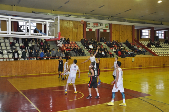 BASKETBOL´DA GENÇLER BULUŞTU