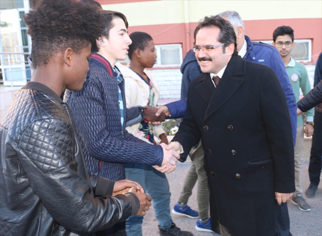 ÖĞRENCİLER HALI SAHAYA KAVUŞTU