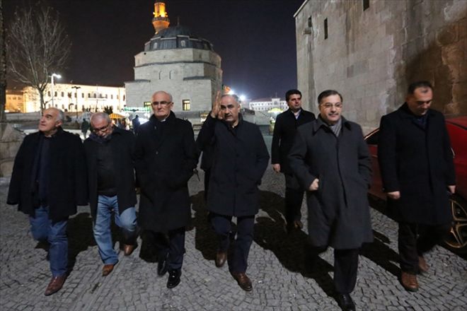 ?SİVAS İNSANLARA TARİHİ YAŞATIYOR?