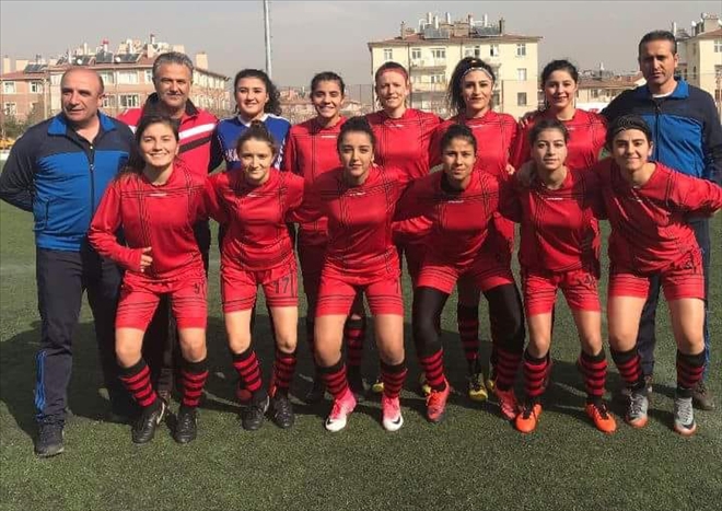 KADINLAR OSMANİYE KARŞISINDA