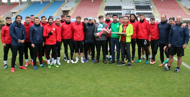 TAKIMA MORAL ZİYARETİ