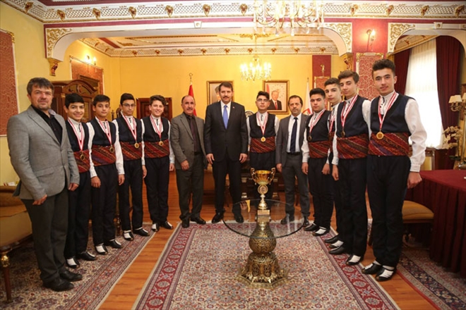 TÜRKİYE İKİNCİSİNDEN VALİ´YE ZİYARET