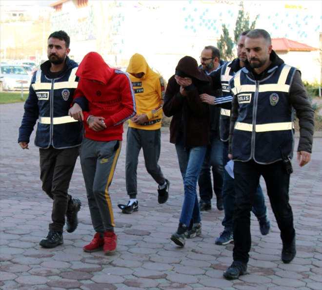 OTOBÜS HIRSIZLARI TUTUKLANDI