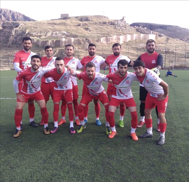 ÜNİVERSİTE LİDERLİĞİNİ SÜRDÜRÜYOR