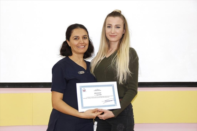 SAĞLIKÇILARA ANNE SÜTÜ EĞİTİMİ