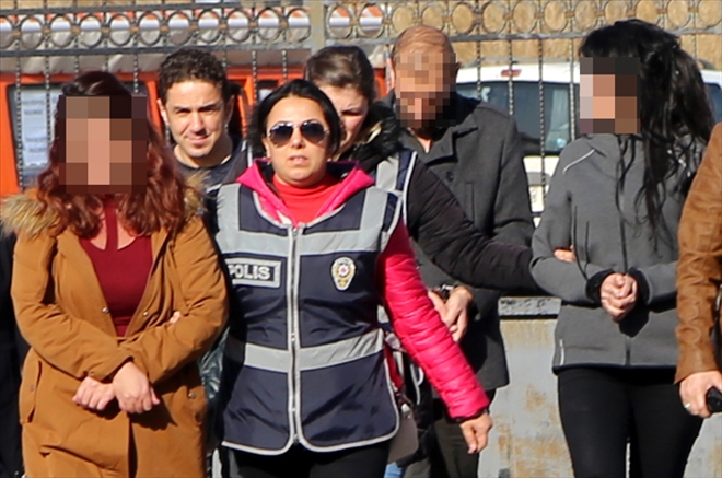 FUHUŞ OPERASYONU: 2 KADIN TUTUKLANDI