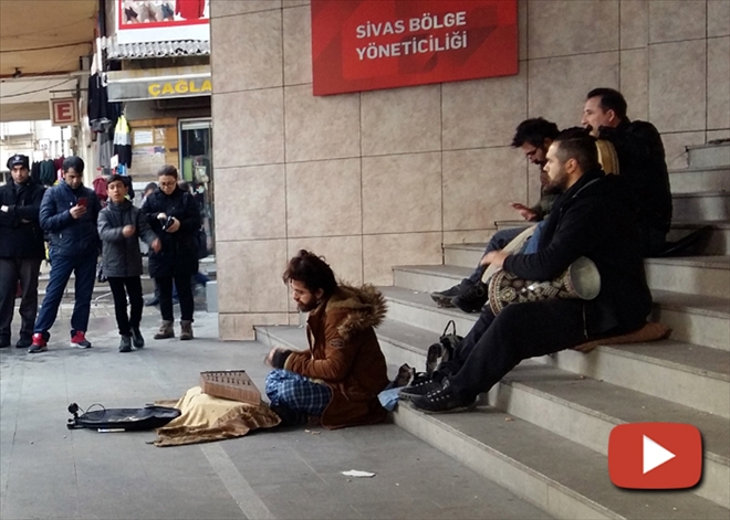 SOKAK KONSERİNE BÜYÜK İLGİ - video