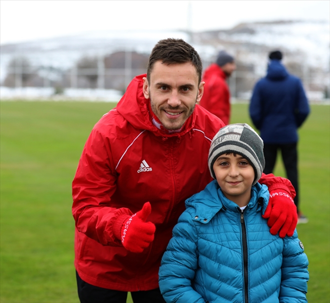 ABDULLAH´A FUTBOLCULARDAN İLGİ