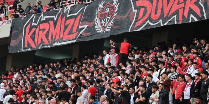 "Kırmızı Duvar'dan Yönetimi Sarsan Manifesto: 'Sivasspor'u Biz Ayağa Kaldırırız!'"