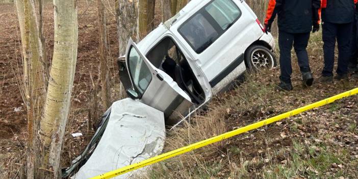 SON DAKİKA: Sivas'ta Otomobil Şarampole Uçtu, Ölü ve Yaralılar Var