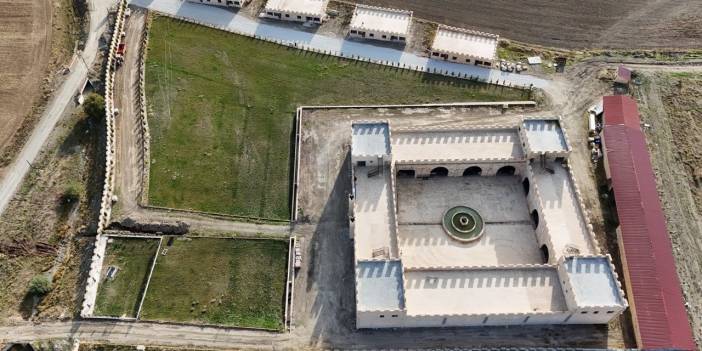 Sivas'ta kale görünümlü çiftlik turizme açılacak