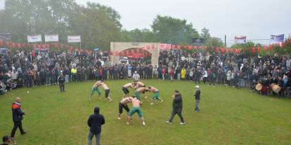 Sivaslı Güreşçiler Sinop'ta Hıdırellez İçin Güreşti