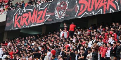 "Kırmızı Duvar'dan Yönetimi Sarsan Manifesto: 'Sivasspor'u Biz Ayağa Kaldırırız!'"