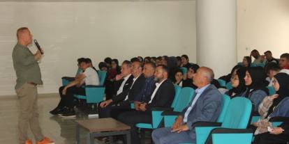 "Dijital Dünyanın Riskleri ve Fırsatları" konferansı verildi