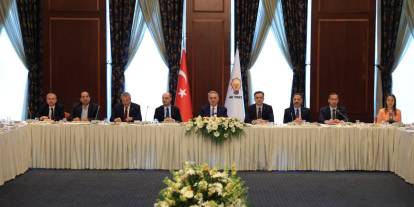 AK Parti'den yeni anayasa çalıştayı