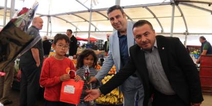 Sivas’ta Bayram Bereketi: Esnafa Hediye, Vatandaşa Gül