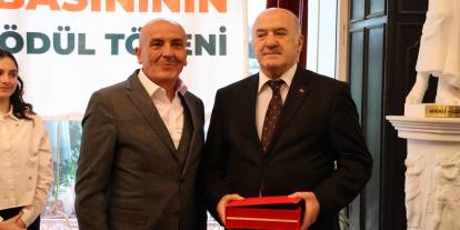 Sivas'ın Duayen Gazetecisi Sirer Doğan’a Onur Ödülü