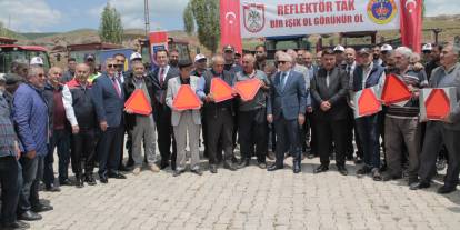 Sivas’ta Çiftçilere Tarımsal Güvenlik İçin Reflektör Dağıtımı